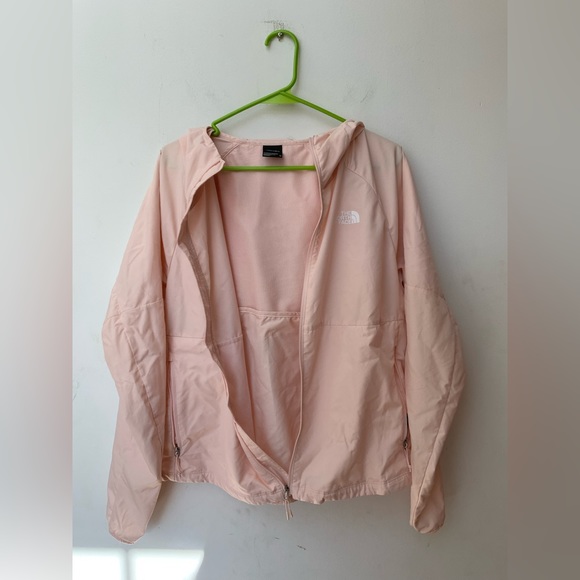 The North Face Windbreaker - Picture 11 of 11